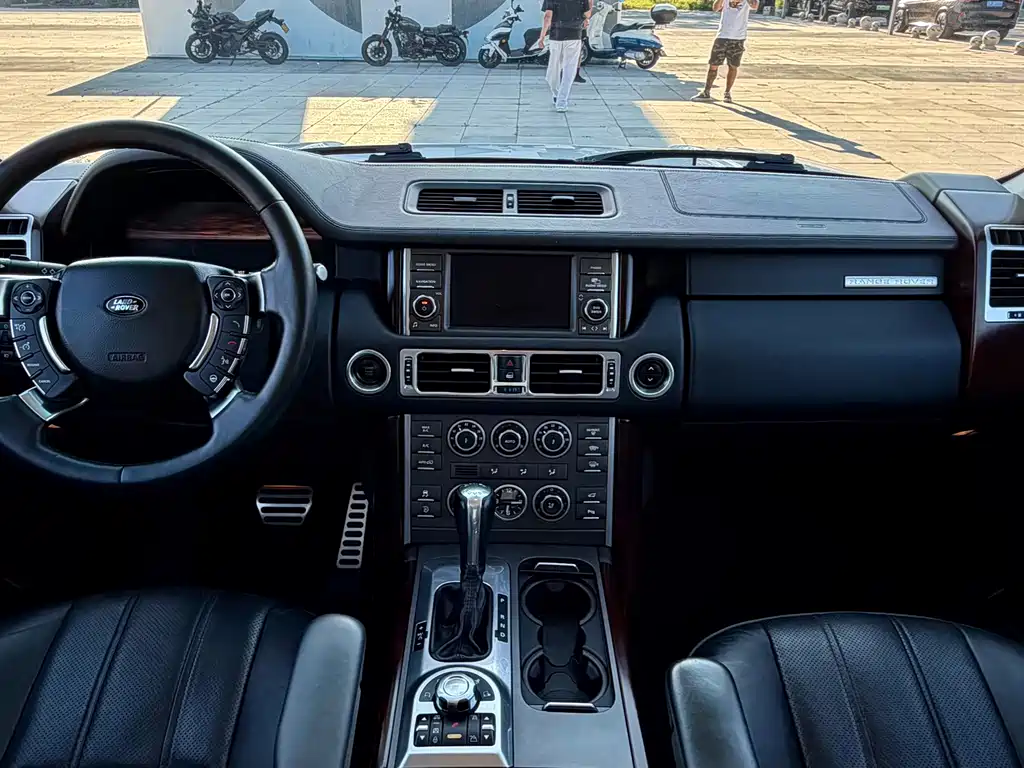 Land Rover Range Rover — миниатюра 9
