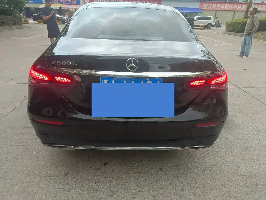 Mercedes-Benz E-Class — миниатюра 14