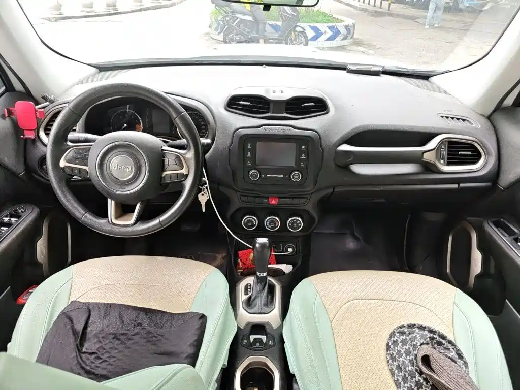 Jeep Renegade — миниатюра 10