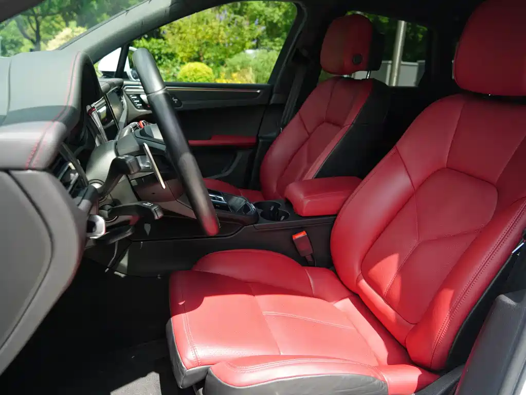 Porsche Macan — миниатюра 7