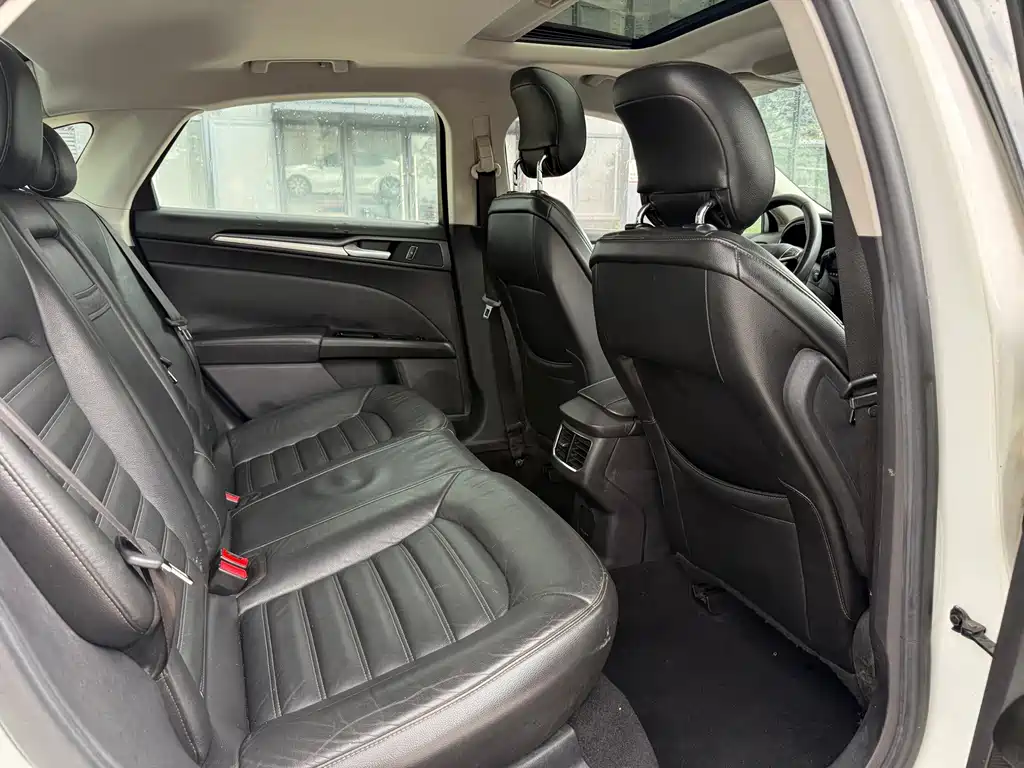 Ford Mondeo — миниатюра 13