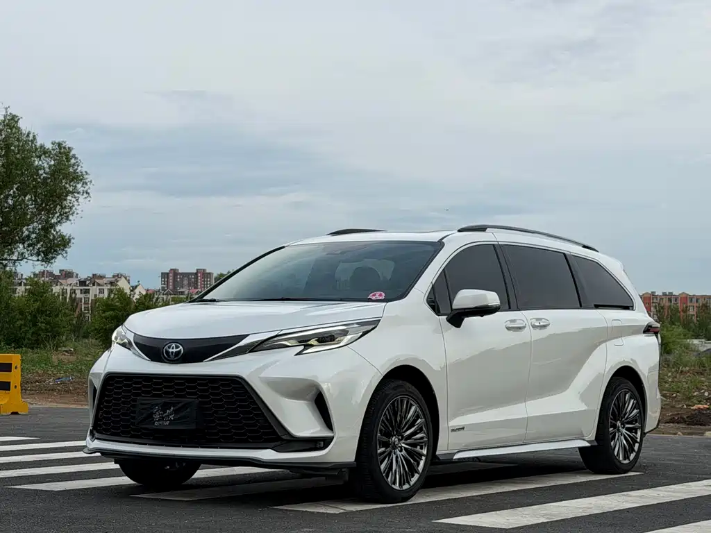 Toyota Granvia 2024