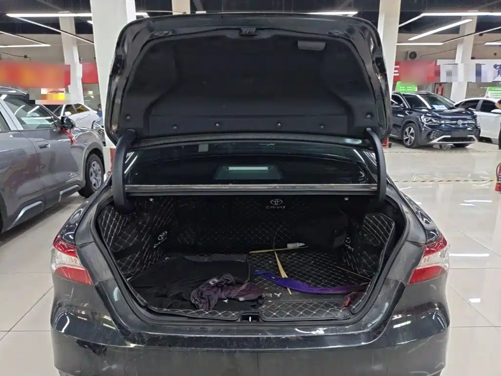 Toyota Camry — миниатюра 19