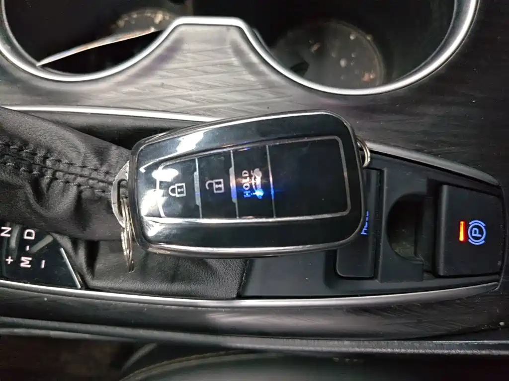 Toyota Camry — миниатюра 9