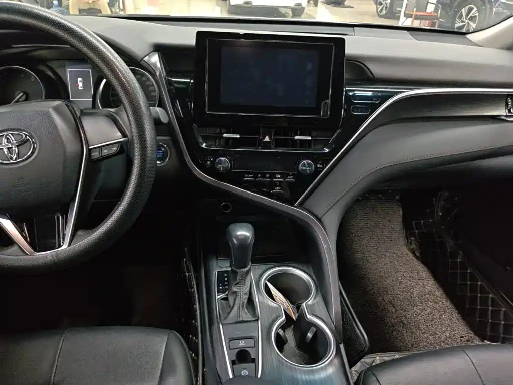Toyota Camry — миниатюра 13
