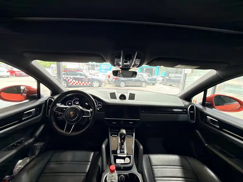 Porsche Cayenne — миниатюра 8