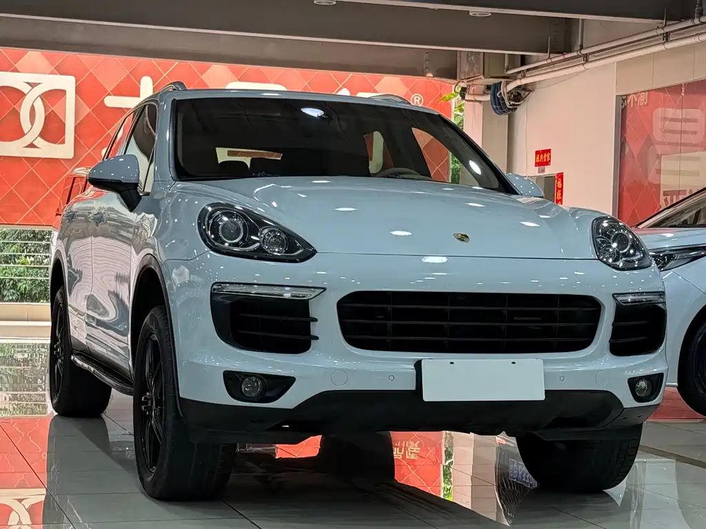 Porsche Cayenne — миниатюра 3