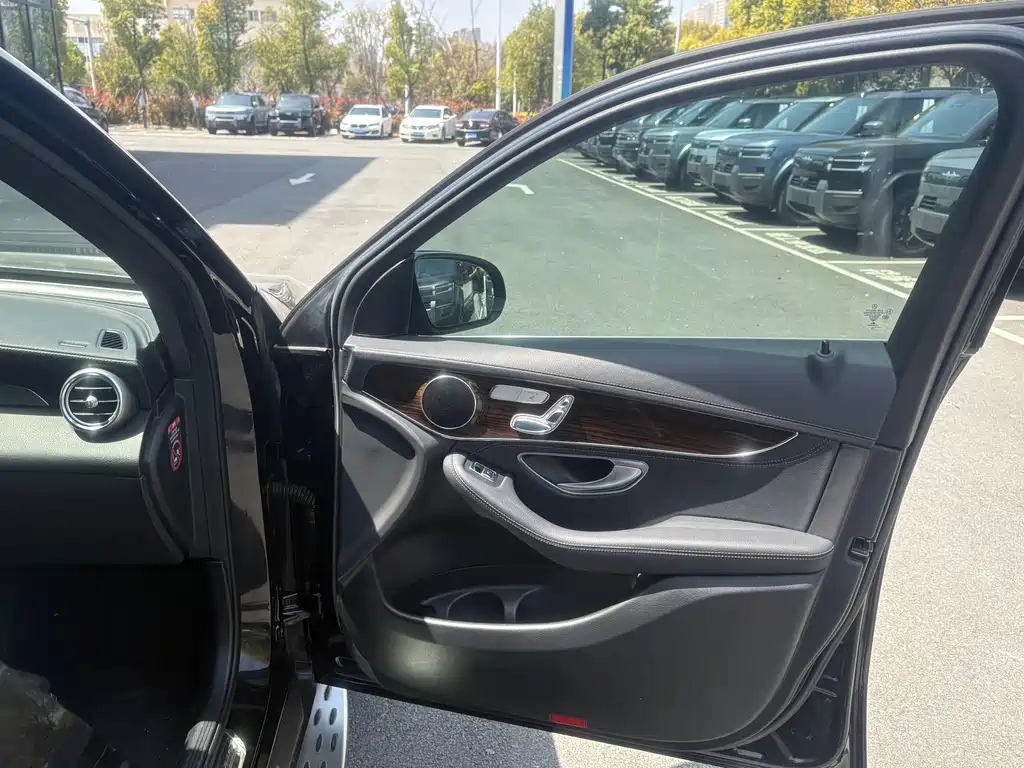 Mercedes-Benz GLC 2018 GLC 260 4MATIC