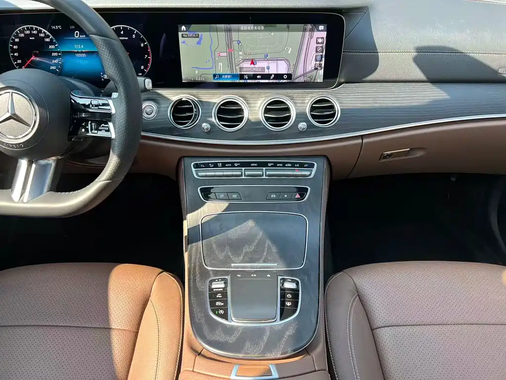 Mercedes-Benz E-Class — миниатюра 11