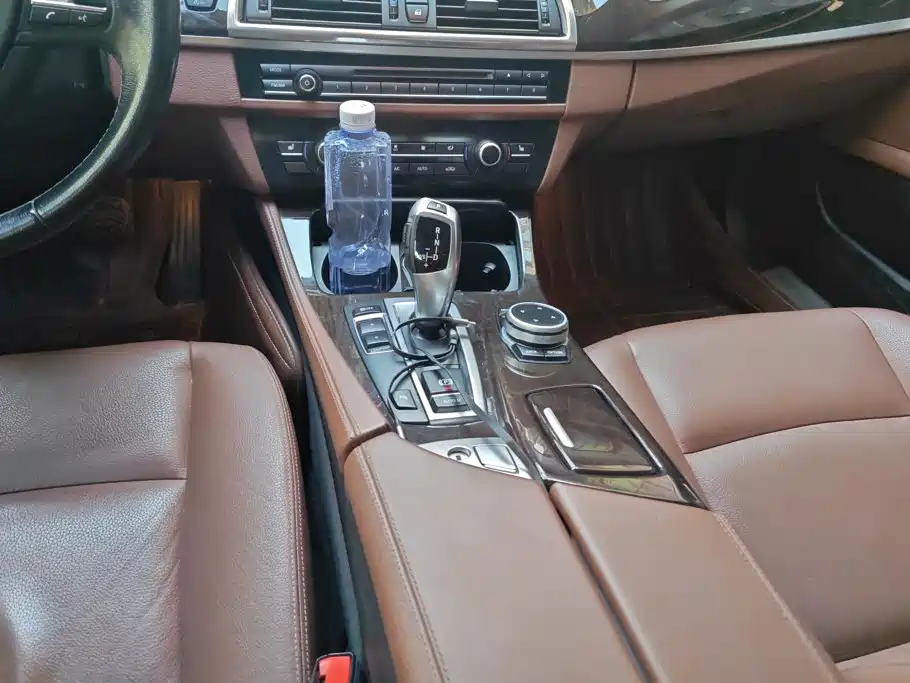 BMW 5 Series — миниатюра 15