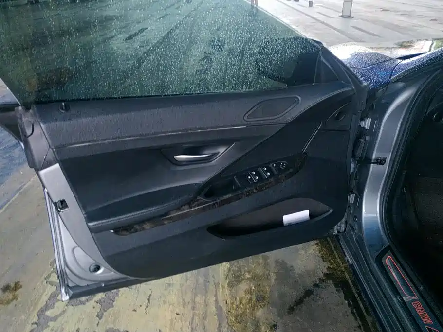 BMW 6 Series — миниатюра 7