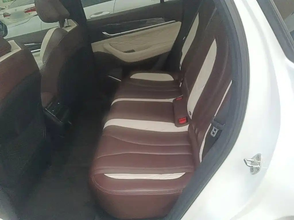 Geely Xingyue L — миниатюра 17