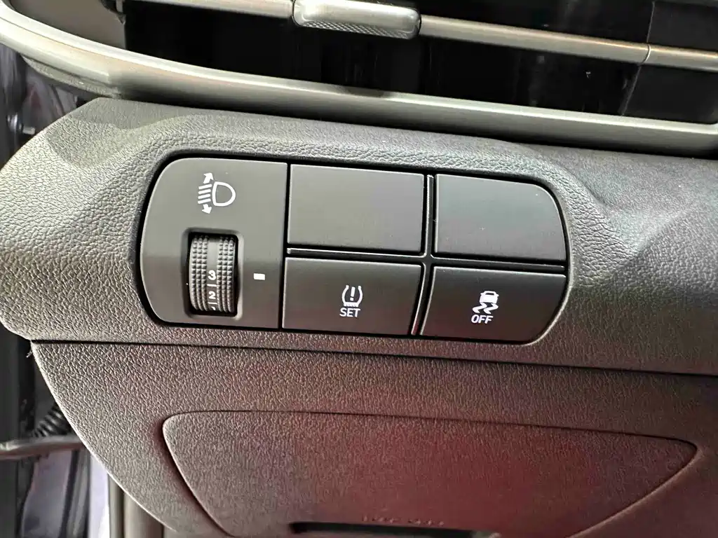 Hyundai Elantra — миниатюра 9
