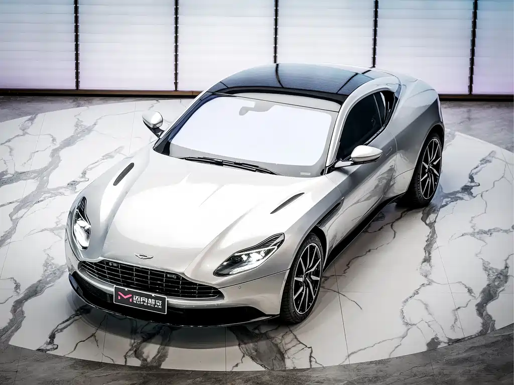 Aston Martin DB11 — миниатюра 2