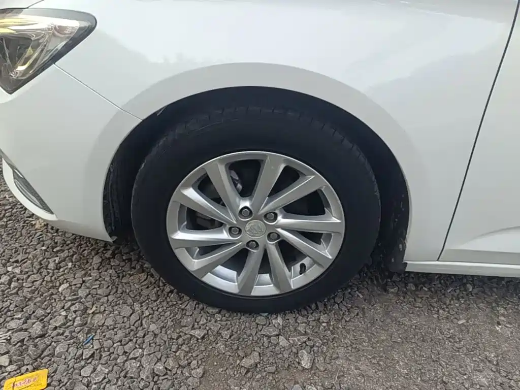Buick Verano — миниатюра 23