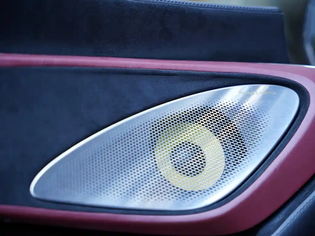 McLaren GT — миниатюра 12