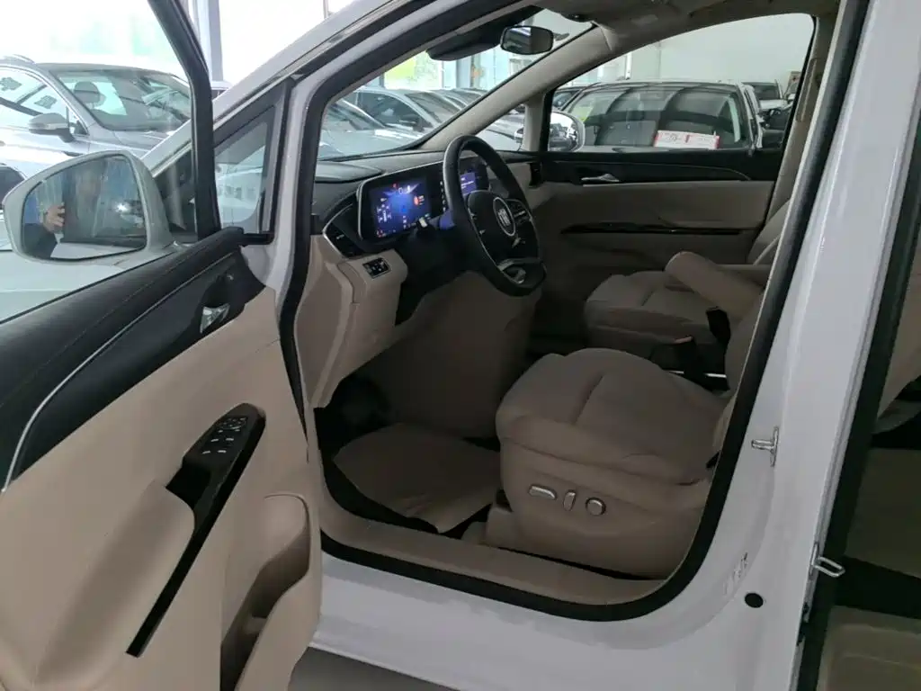 Buick GL8 Hybrid — миниатюра 16