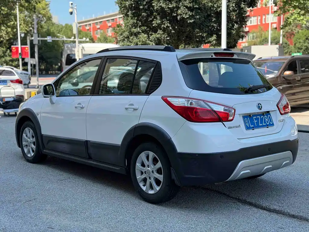 Venucia R50X — миниатюра 6