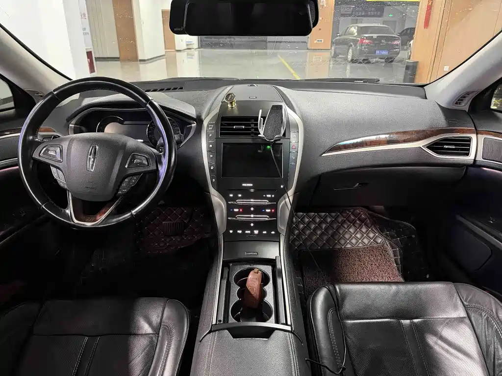Lincoln MKZ — миниатюра 14