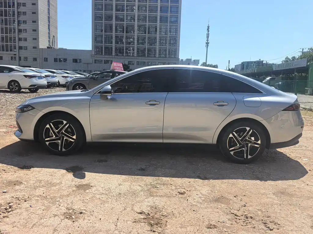 Roewe D7 — миниатюра 2