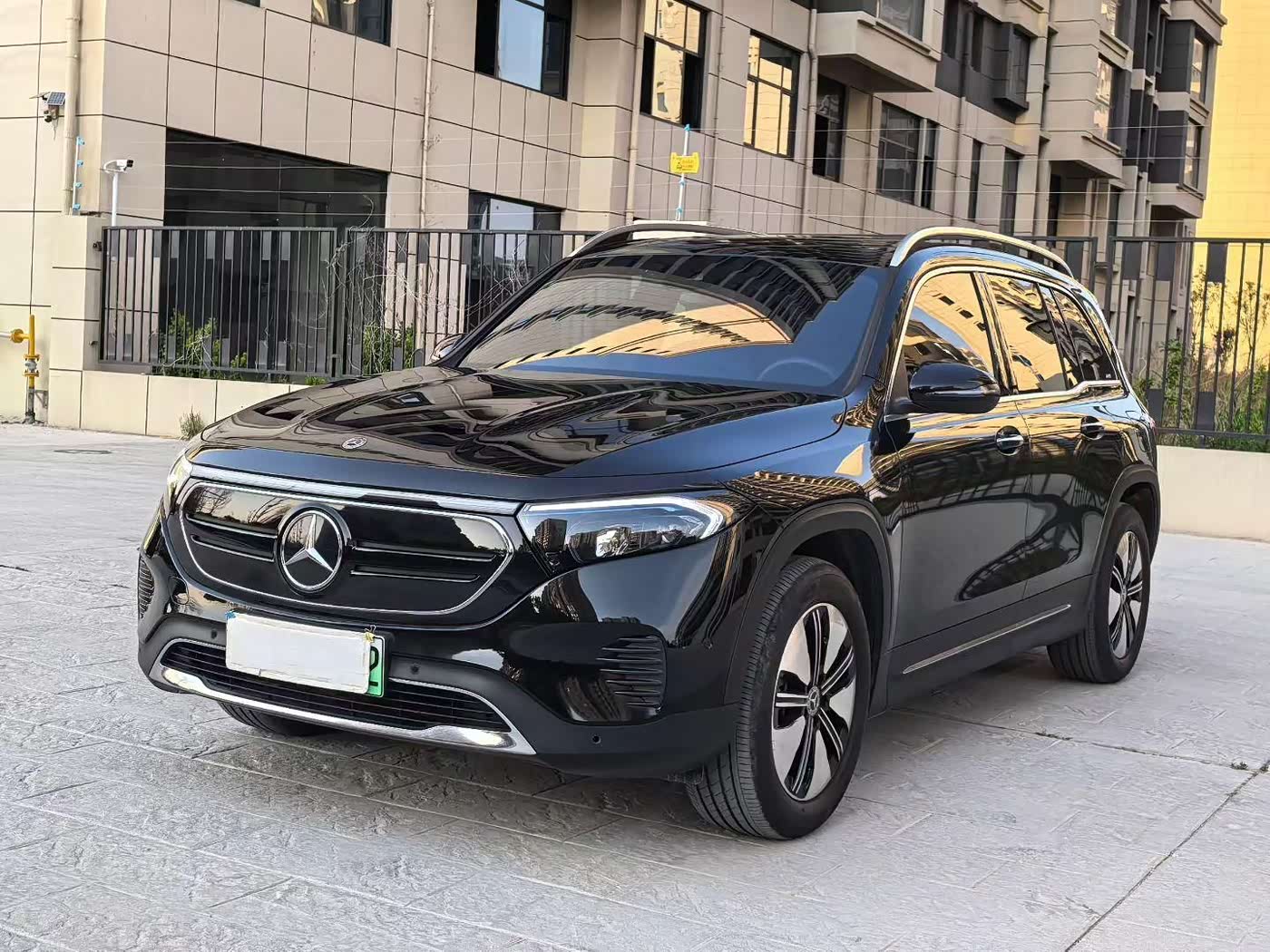 Mercedes-Benz EQB