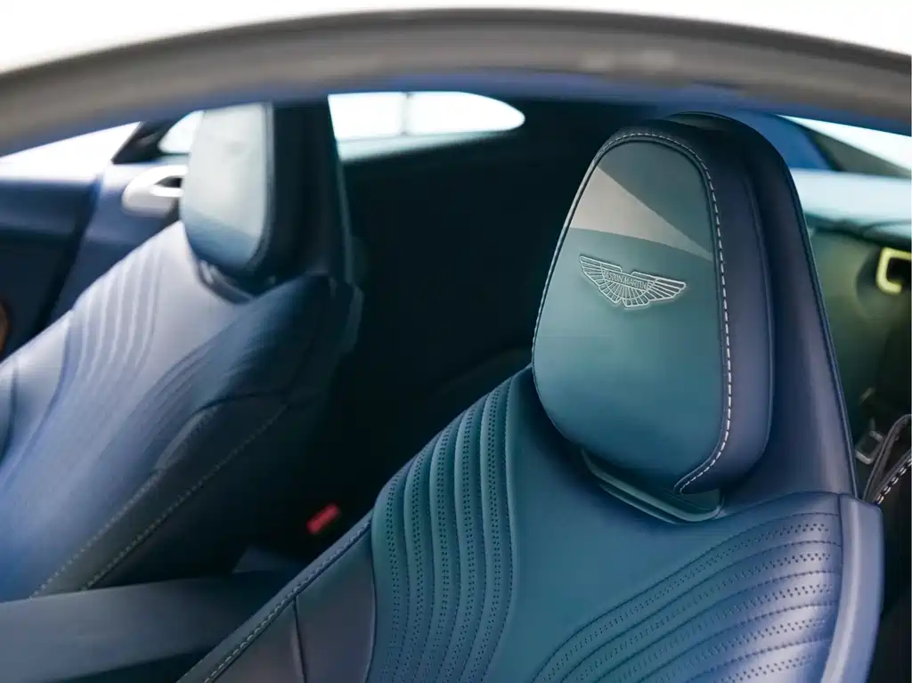 Aston Martin DB11 — миниатюра 19