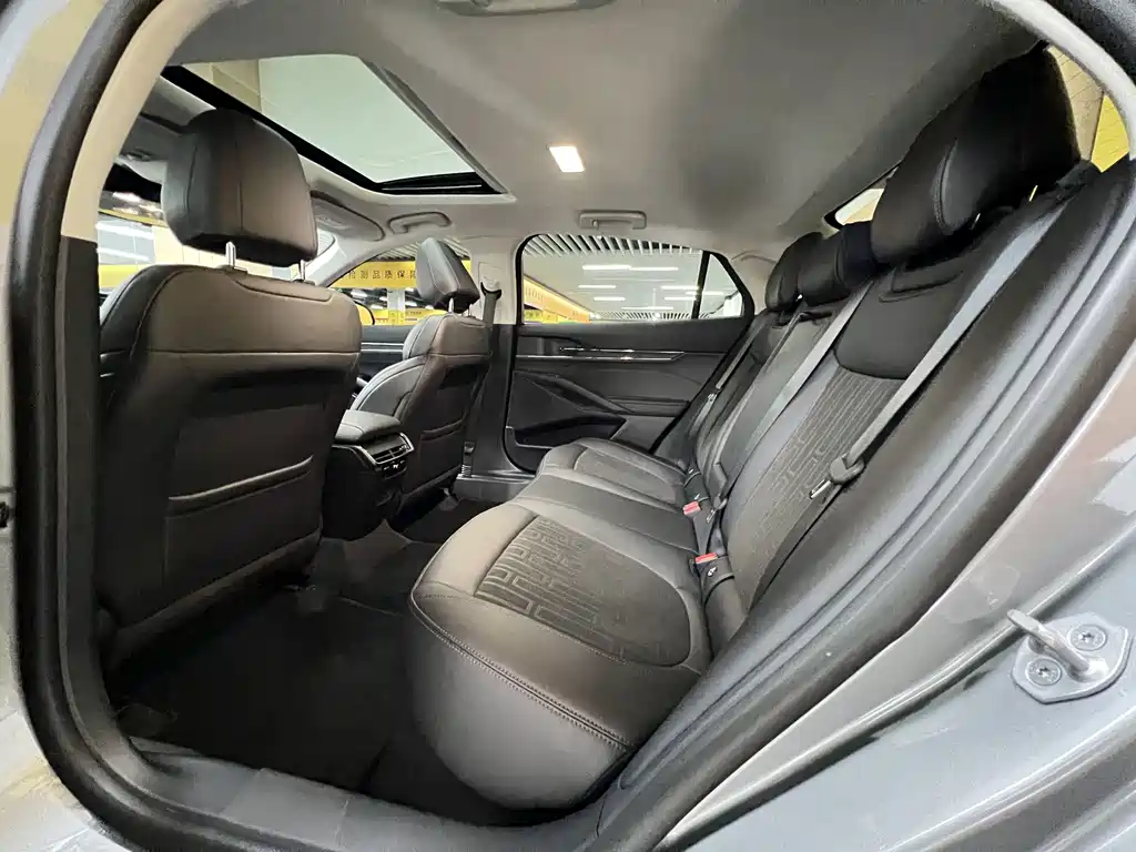 Ford Mondeo — миниатюра 12