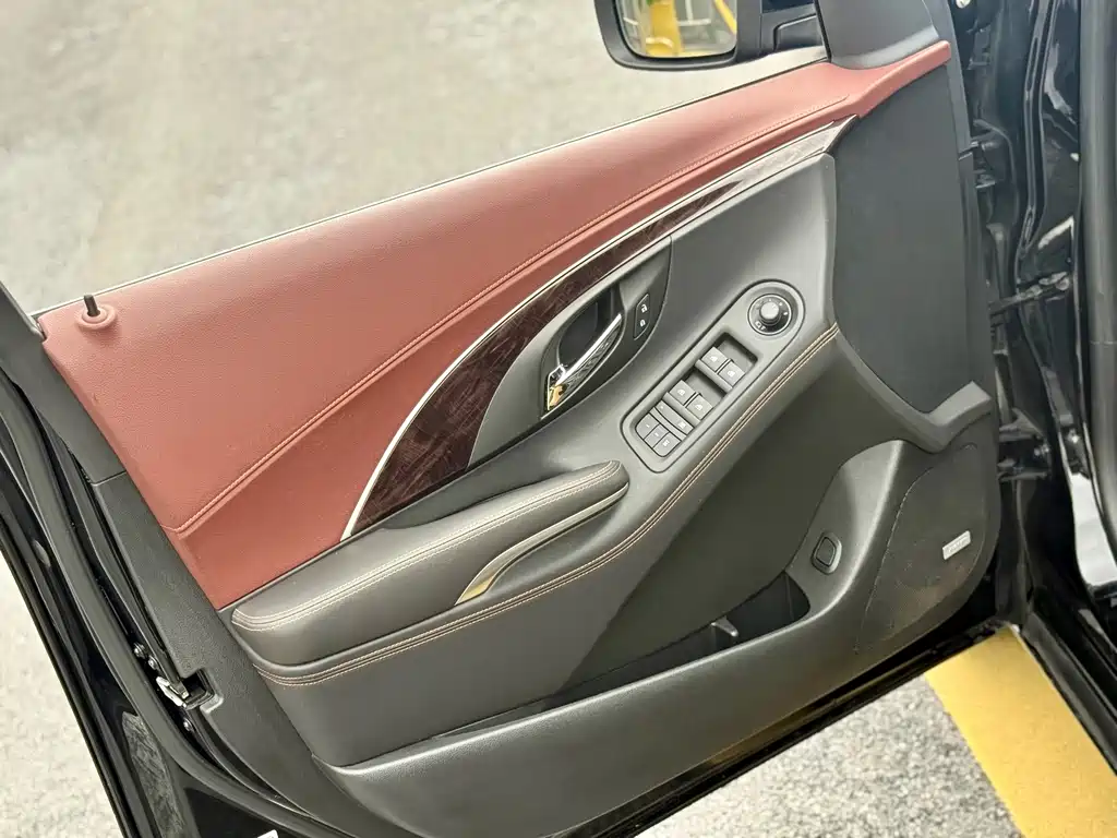 Buick LaCrosse — миниатюра 10