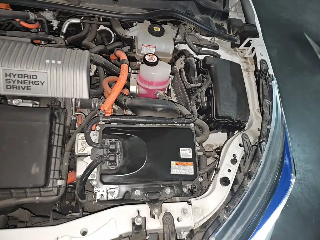 Toyota Corolla Hybrid — миниатюра 22