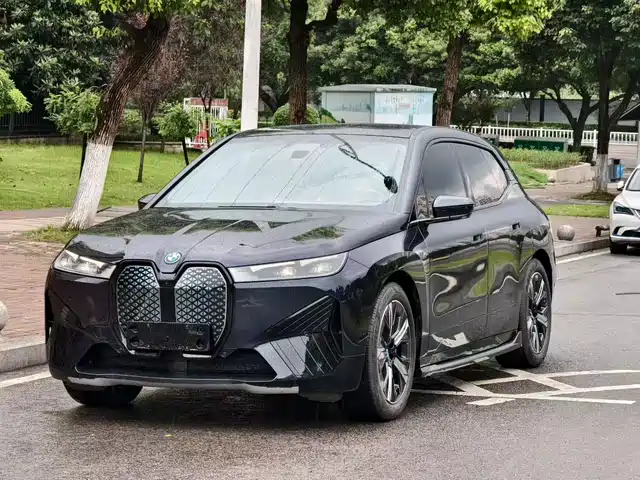 BMW i X 2023 x Drive 50 — фото 1