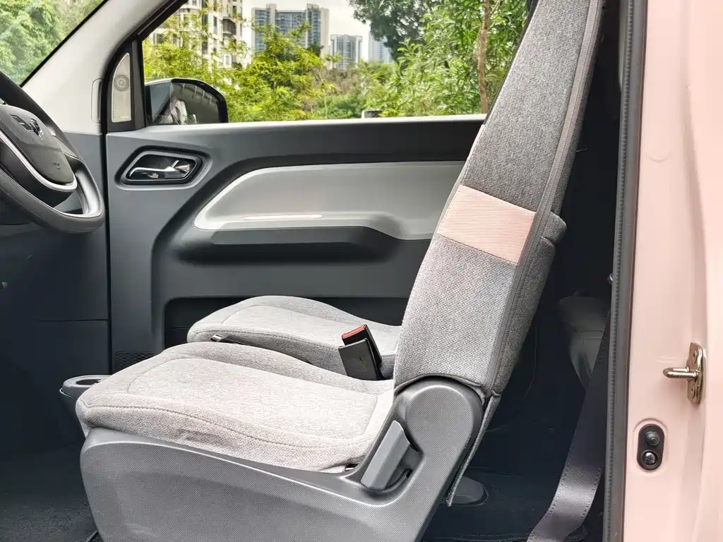 Wuling MINIEV — миниатюра 14