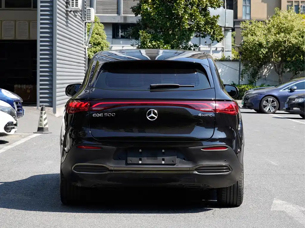 Mercedes-Benz EQE SUV — миниатюра 4