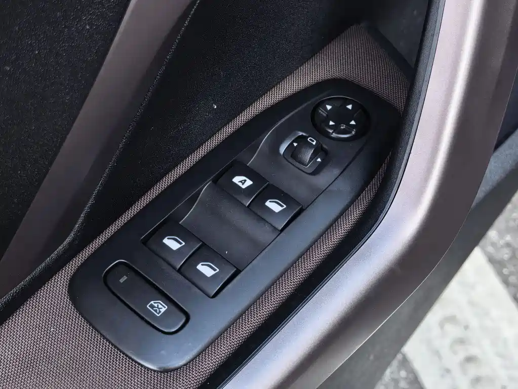 Peugeot 2008 — миниатюра 20