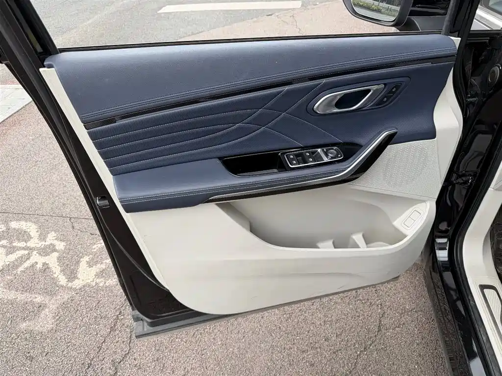 Maxus G90 2022 2.0T мест