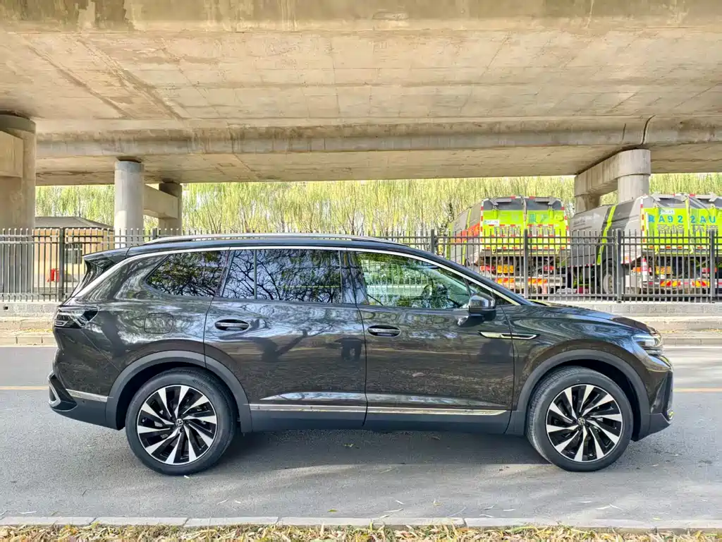 Volkswagen Viloran 2026 450TSI 6 мест