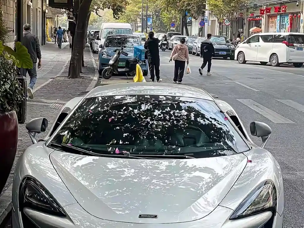 McLaren 570 — миниатюра 3
