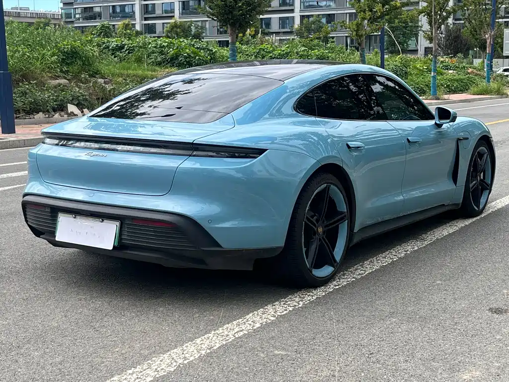 Porsche Taycan — миниатюра 8