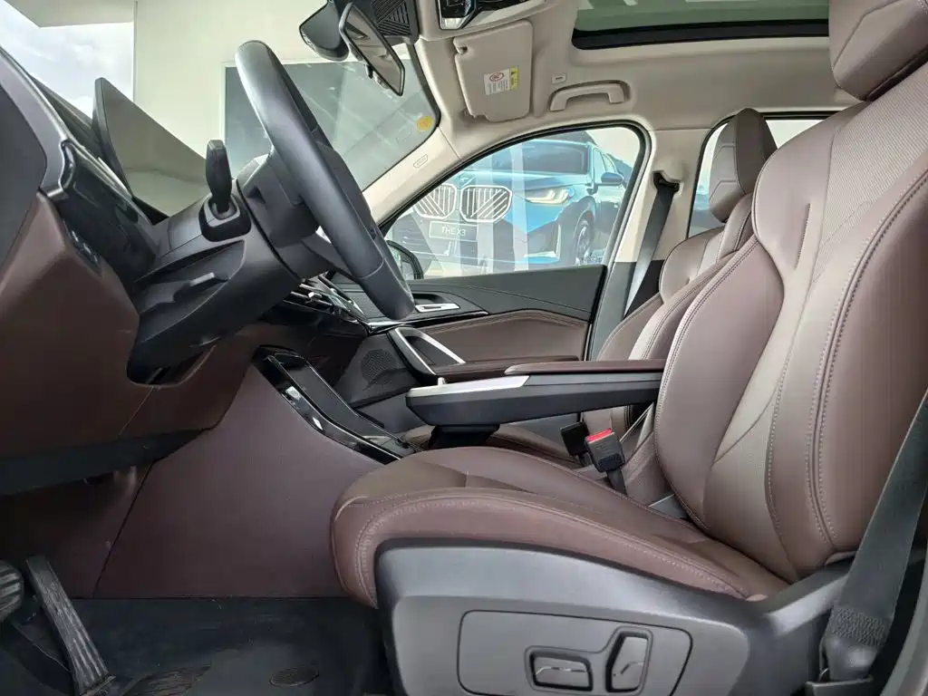 BMW iX1 — миниатюра 11