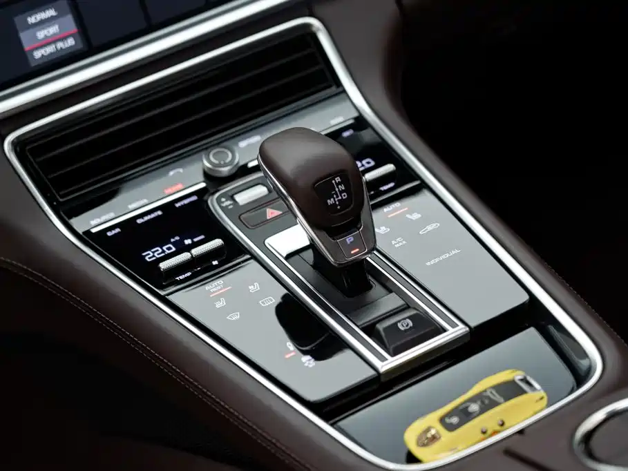 Porsche Panamera Hybrid — миниатюра 15
