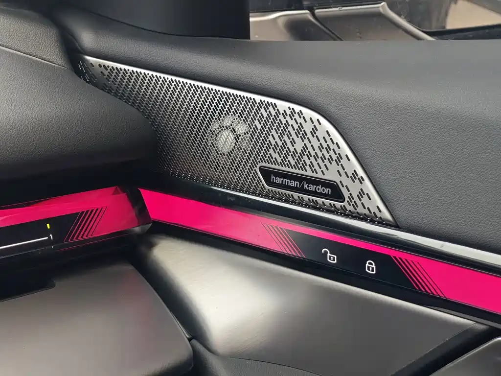 BMW 5 Series — миниатюра 14