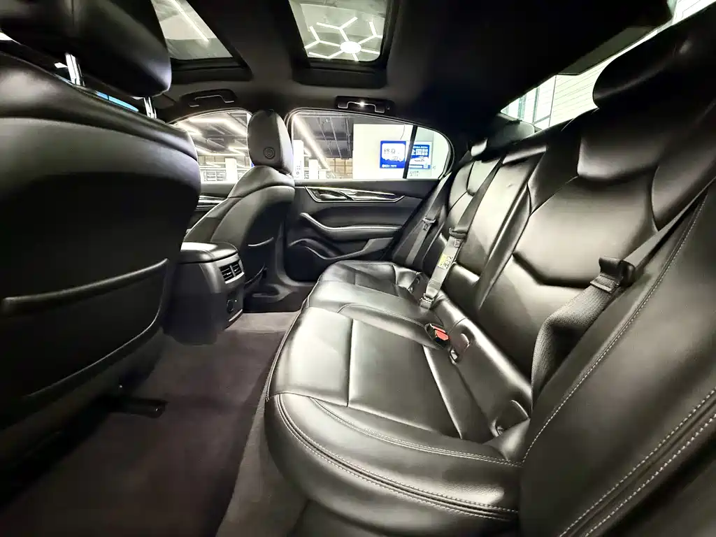 Cadillac CT5 — миниатюра 7