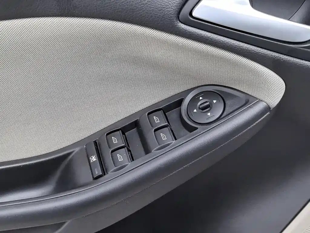 Ford Focus — миниатюра 9