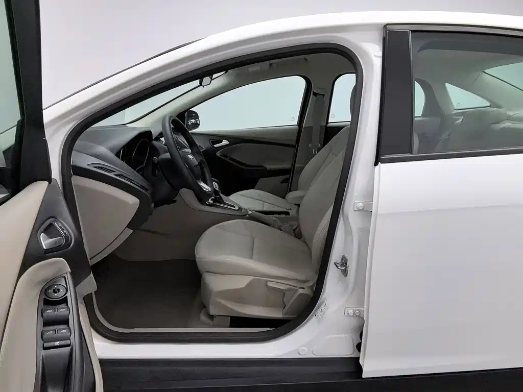 Ford Focus — миниатюра 10