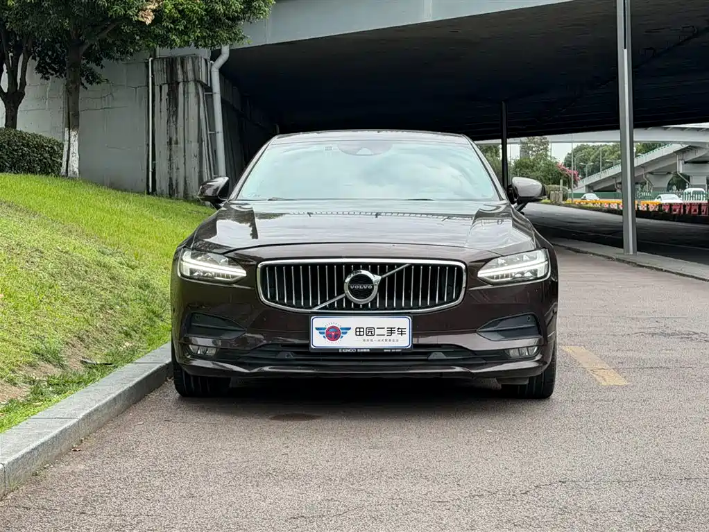 Volvo S90 2017 T4