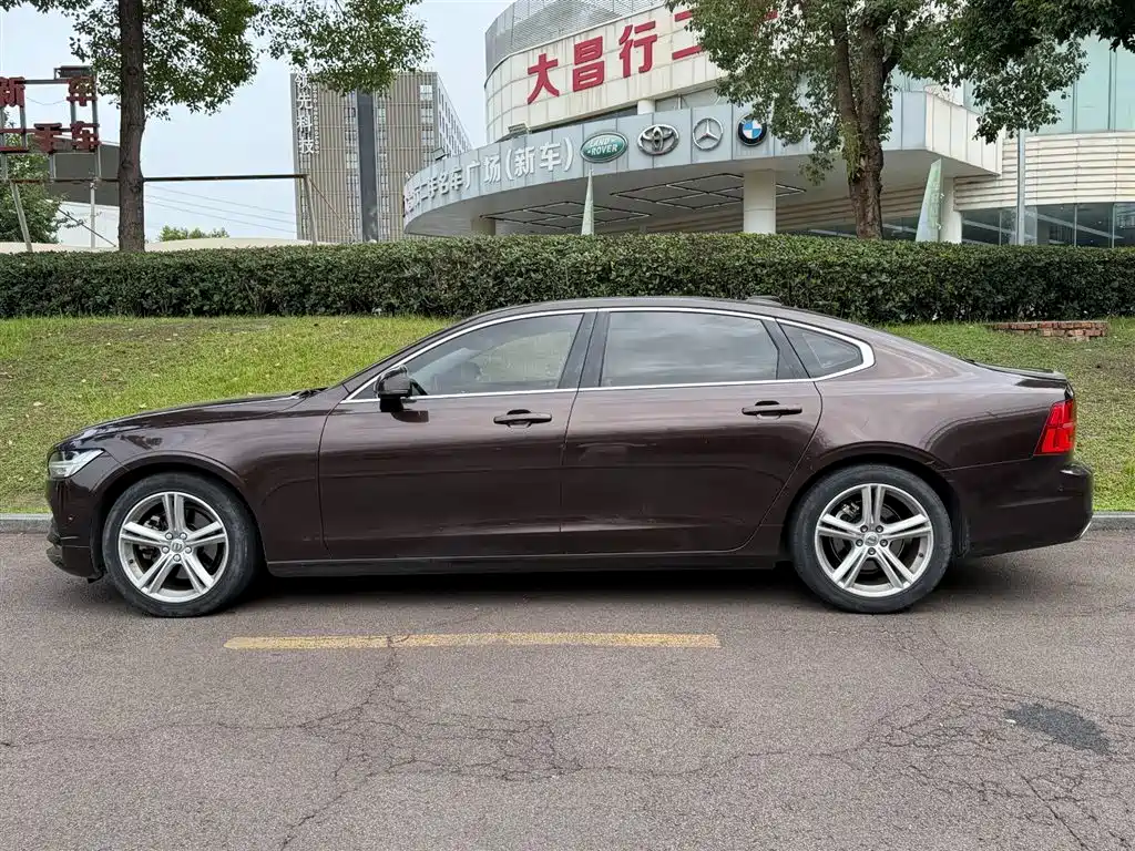 Volvo S90 2017 T4