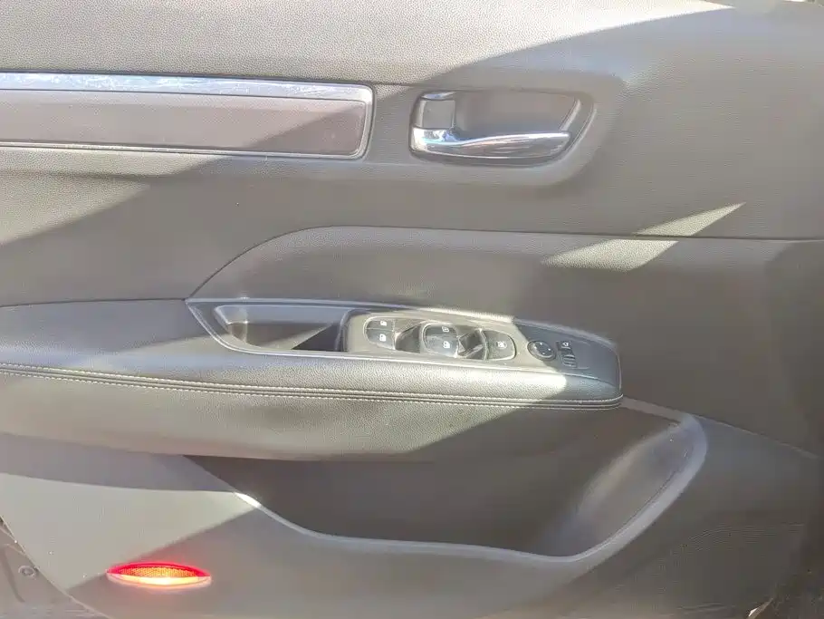 Renault Koleos — миниатюра 7
