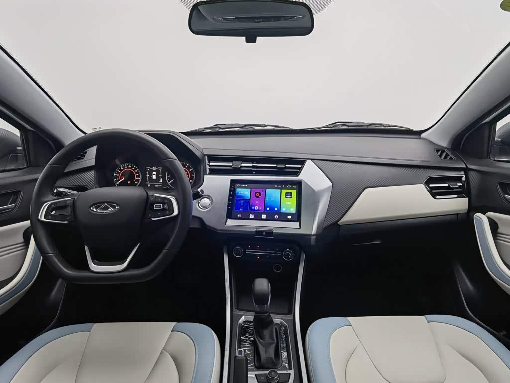 CHERY Tiggo 3x 1.5 л 2023 г. Белый, пробег 19800 км