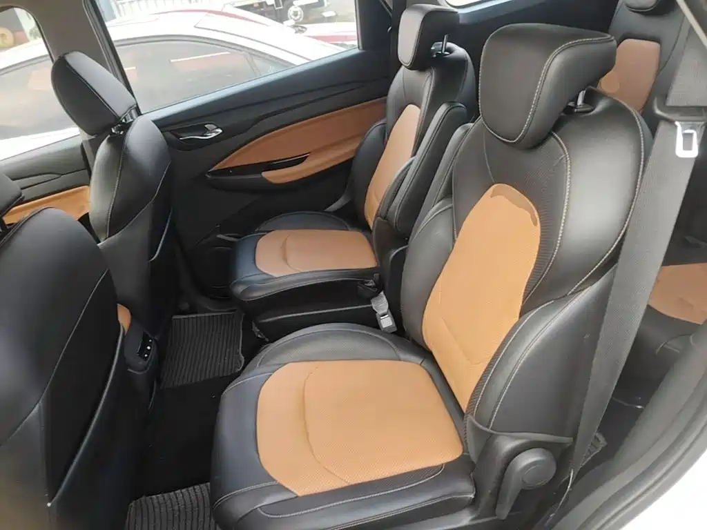 Wuling Hongguang S3 — миниатюра 17