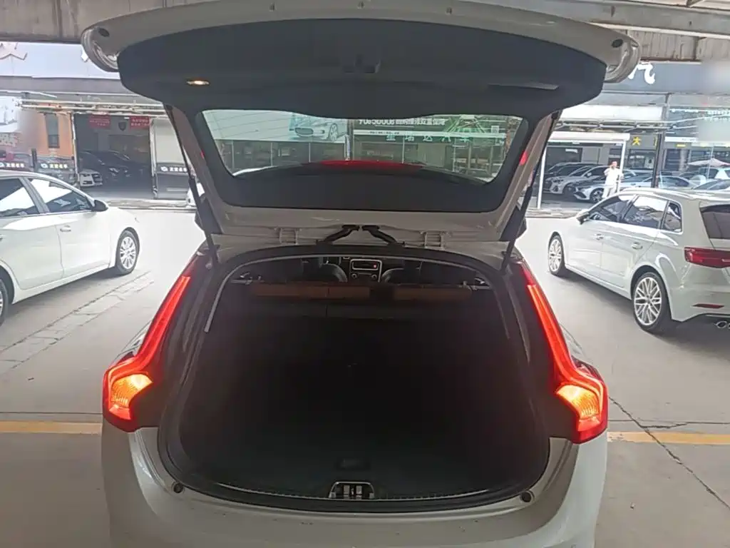Volvo V60 — миниатюра 19