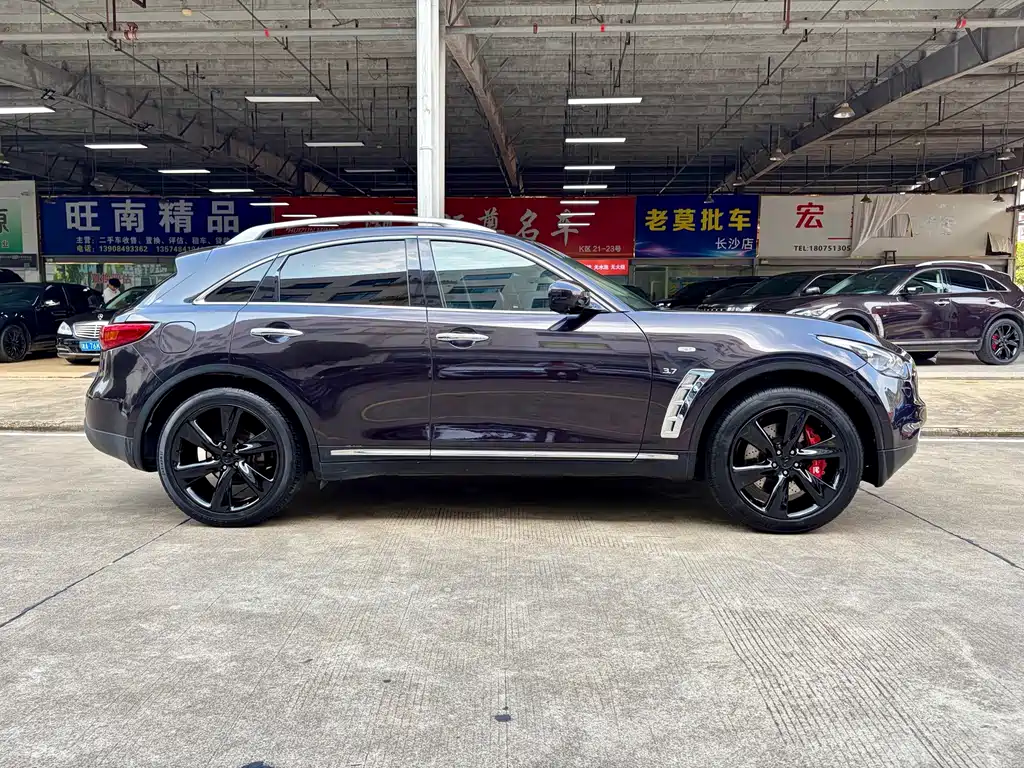 Infiniti QX70 — миниатюра 17